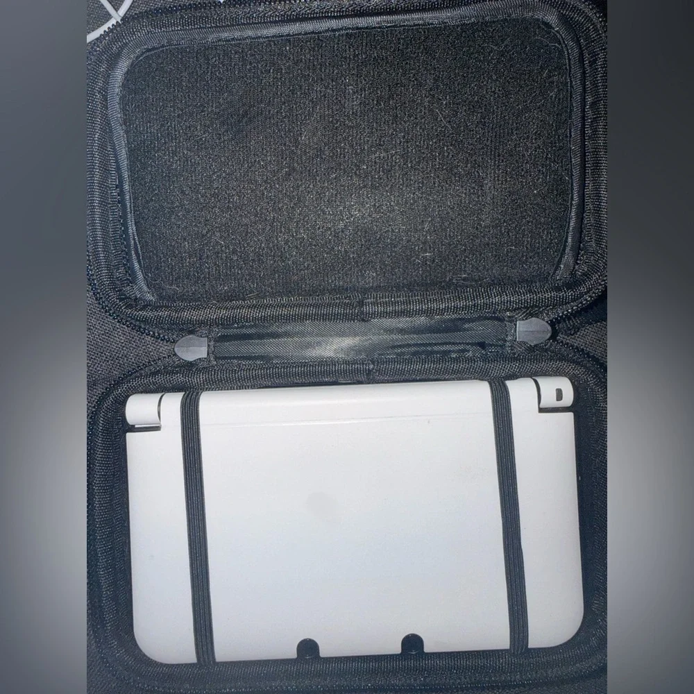 Nintendo 3DS XL Handheld System Black With Skin & case